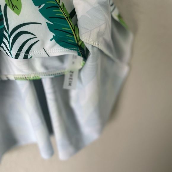 SHEIN Green Leaf Flounce Ruffle Bikini Top Size M - Picture 4 of 10